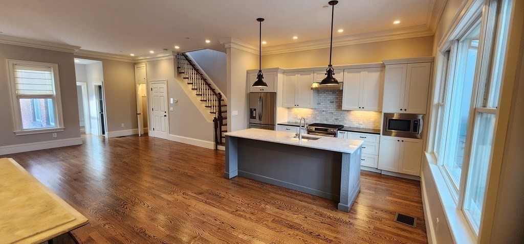 118 F, South Boston, Boston, MA 02127