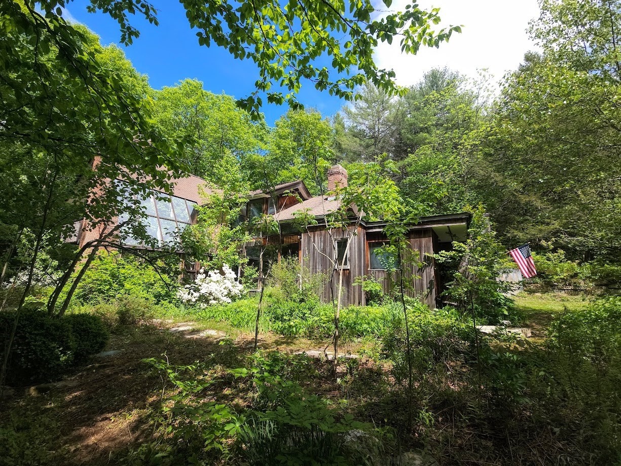 119 Buffam Rd, Pelham, MA 01002