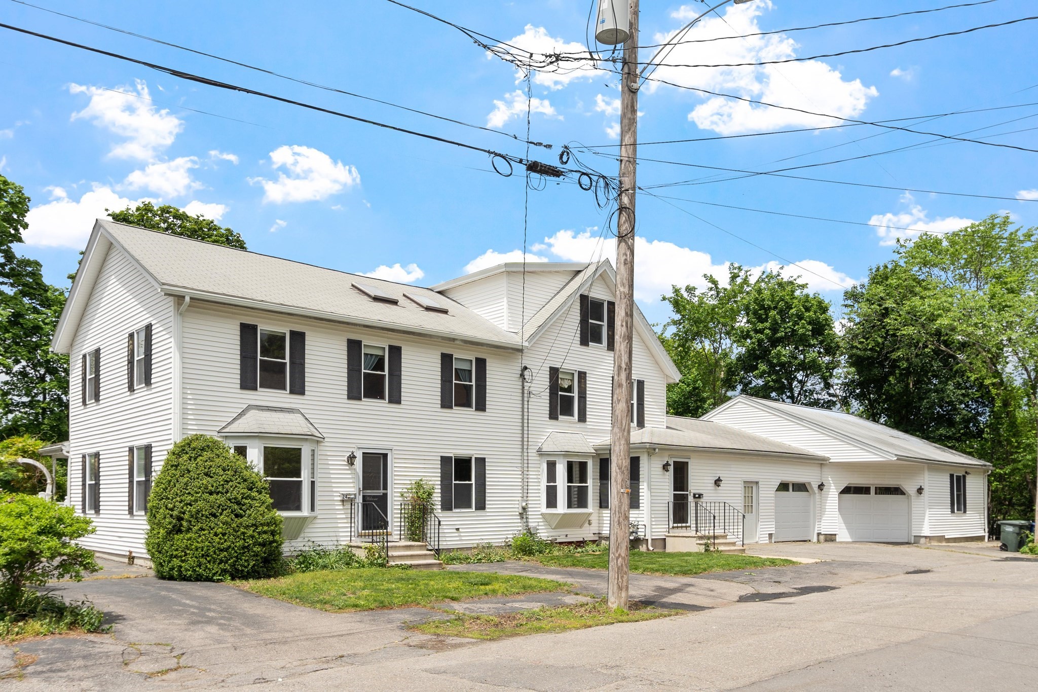 24 Oak Ave, Leominster, MA 01453