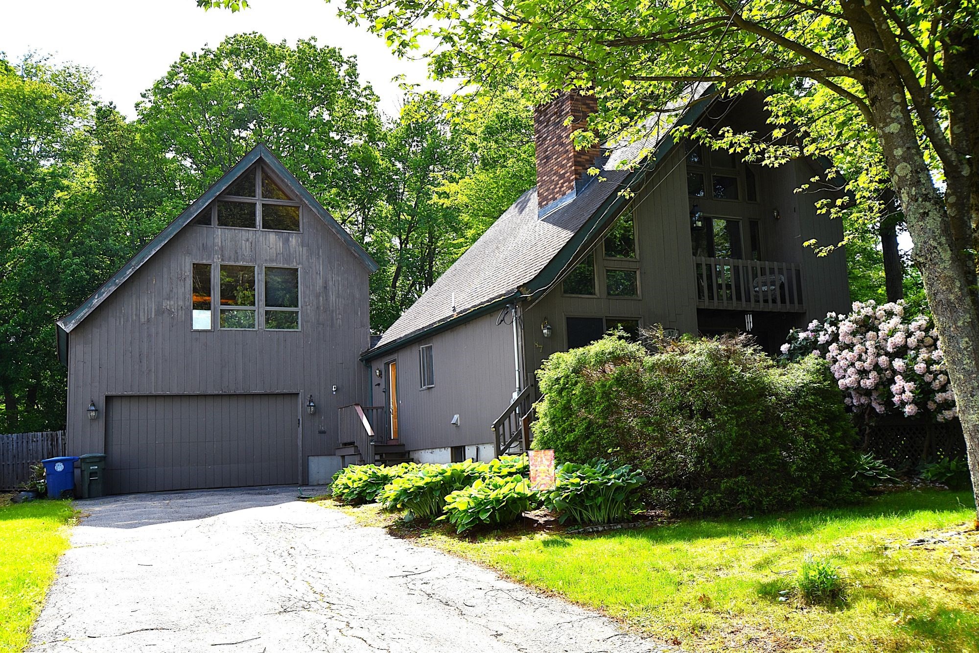 87 Norwood Ave, Leominster, MA 01453