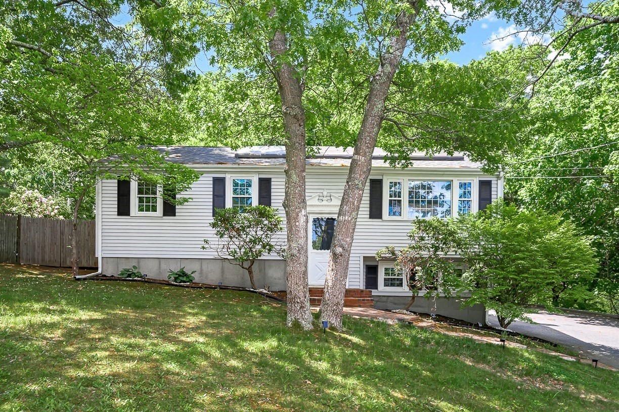 18 Adams St, Plymouth, MA 02360