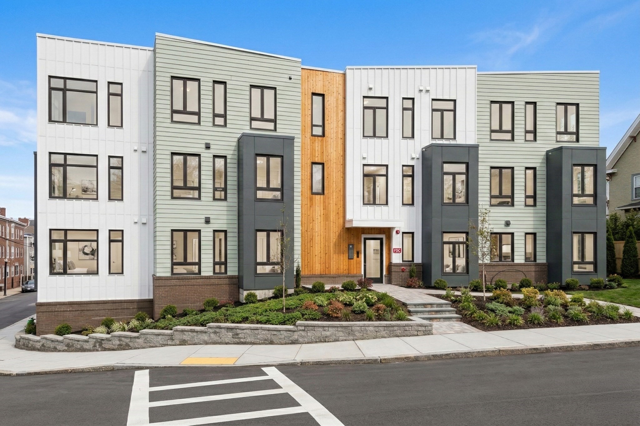 34 Oak Street Unit 202, Boston - Hyde Park, MA 02136