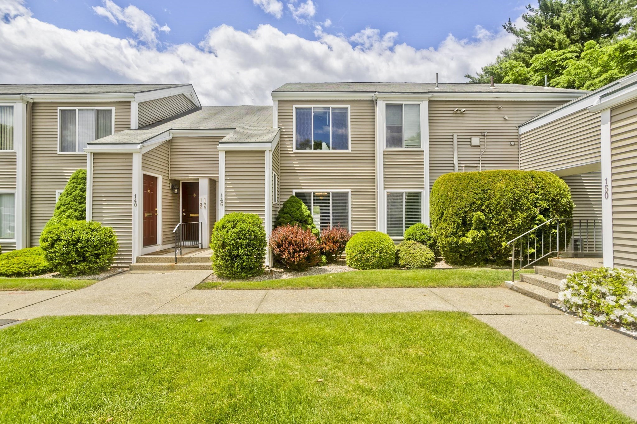 144 Nassau Dr Unit 144, Springfield, MA 01129