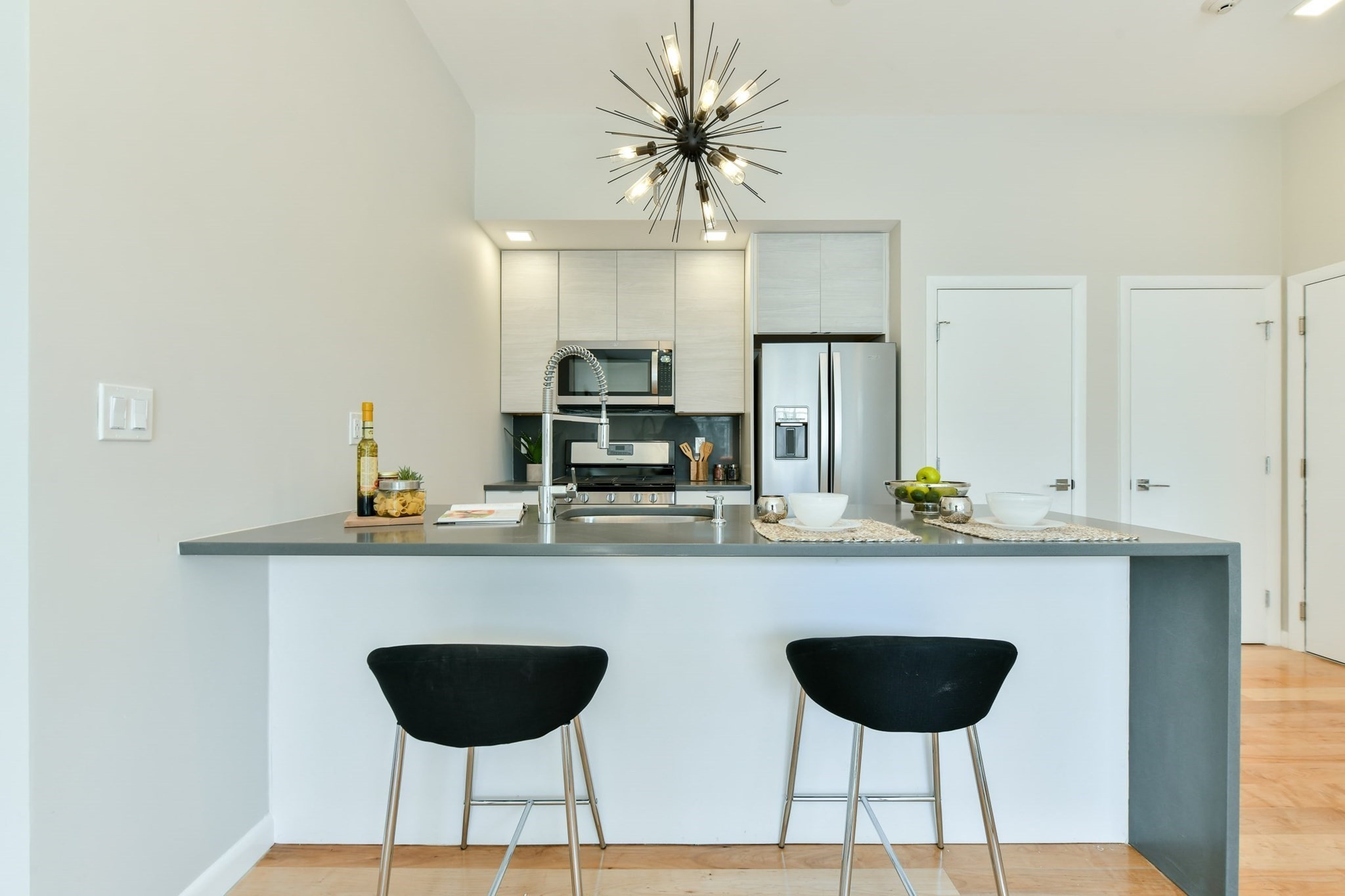 87 Parker St Unit 402, Chelsea, MA 02150