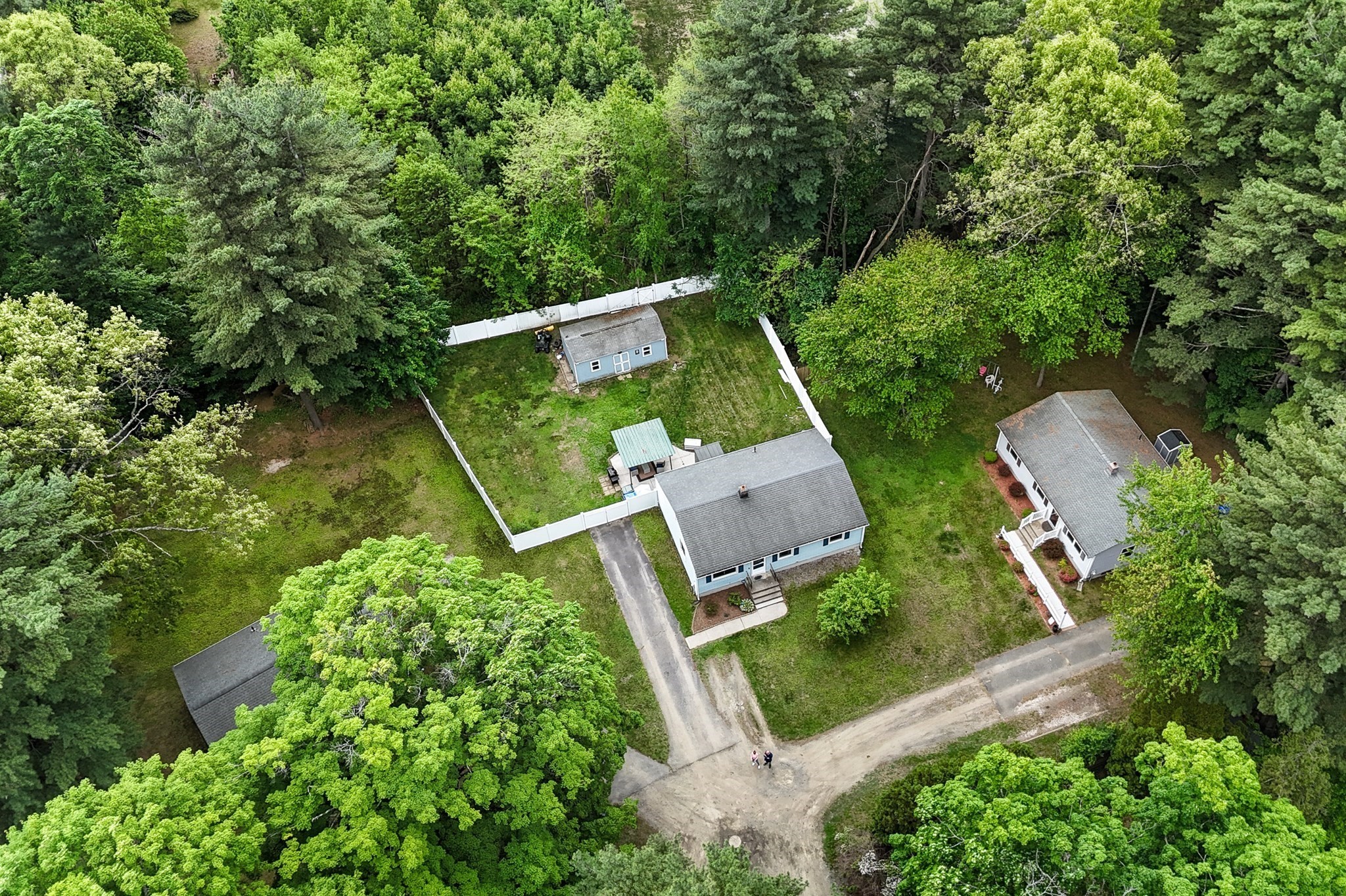37 Parkerview St, Springfield, MA 01129
