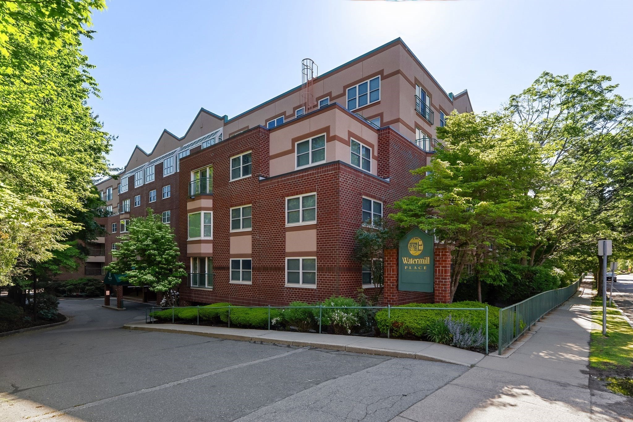 1 Watermill Pl Unit 319, Arlington, MA 02476