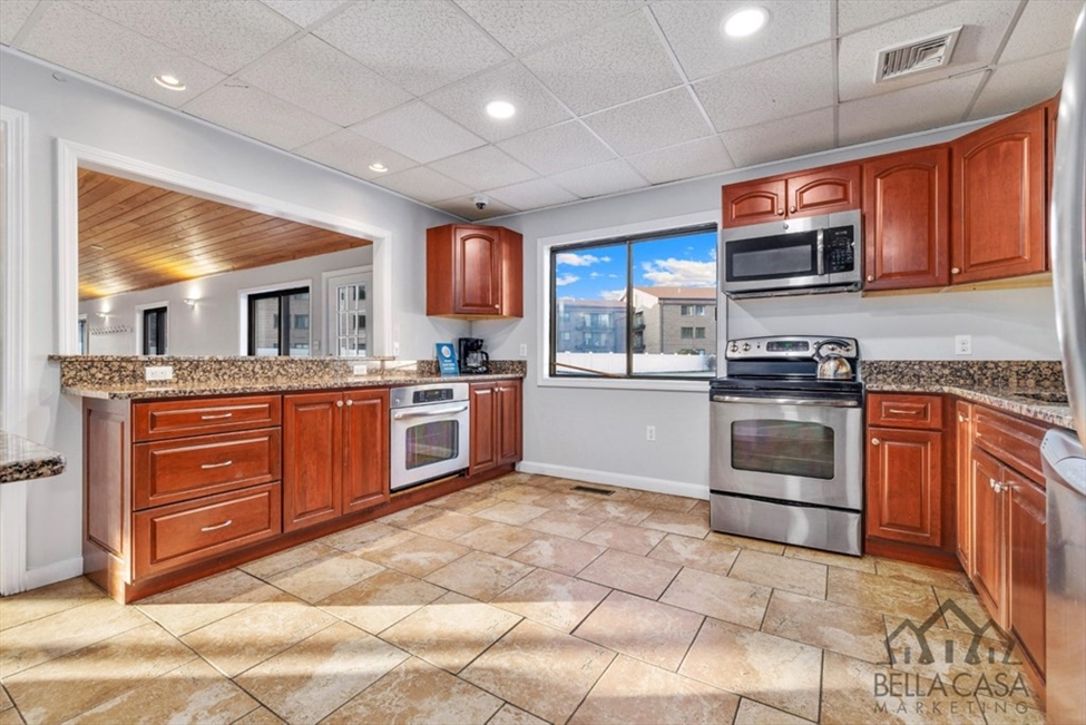7 Ledgewood Way, Peabody, MA Image 40
