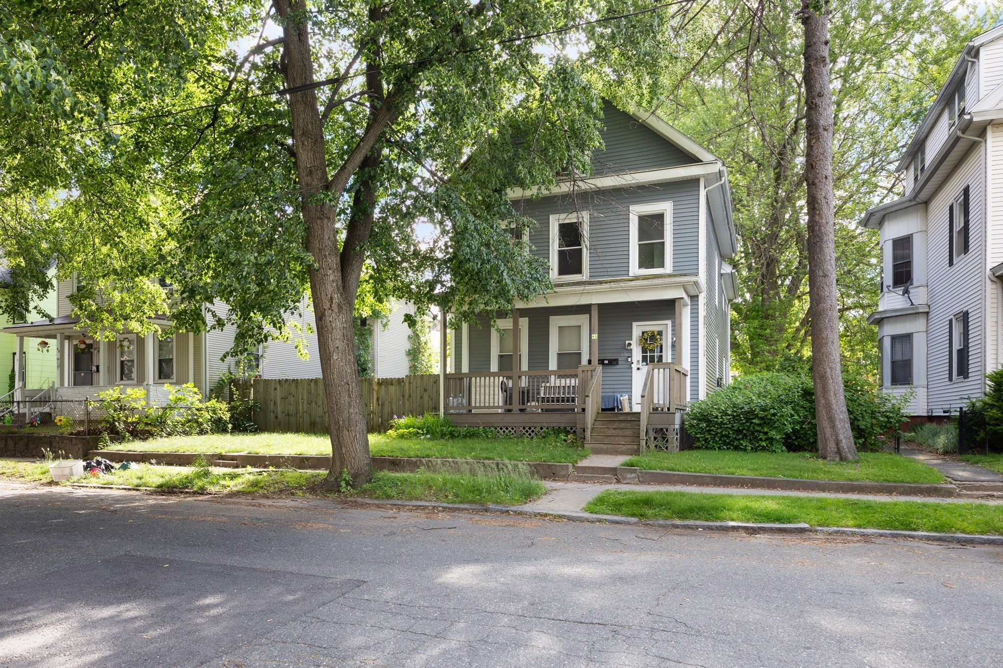 45 Taylor St, Holyoke, MA 01040