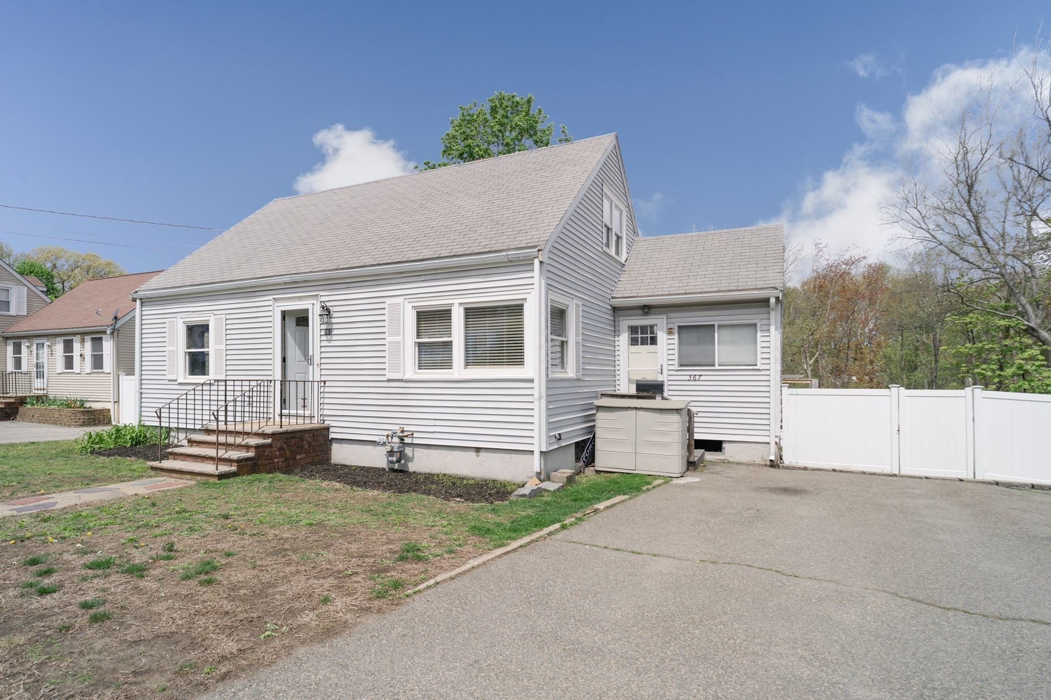 367 Lynnfield St, Peabody, MA 01960