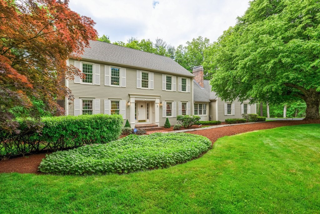 7 Village Green Lane, Holden, MA 01520