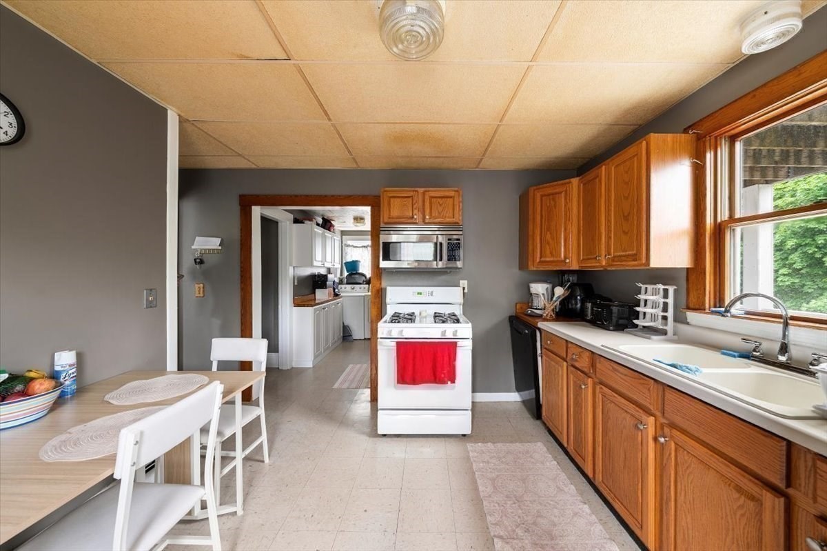 11 Fernwood Ave, Lynn, MA 01904 - Image 22