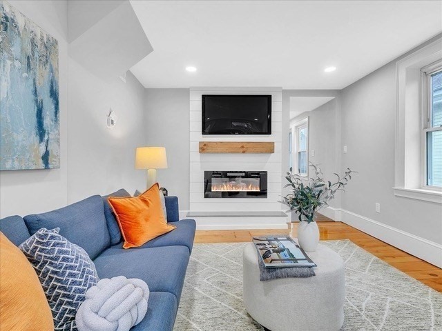 42 School St Unit 2, Salem, MA 01970