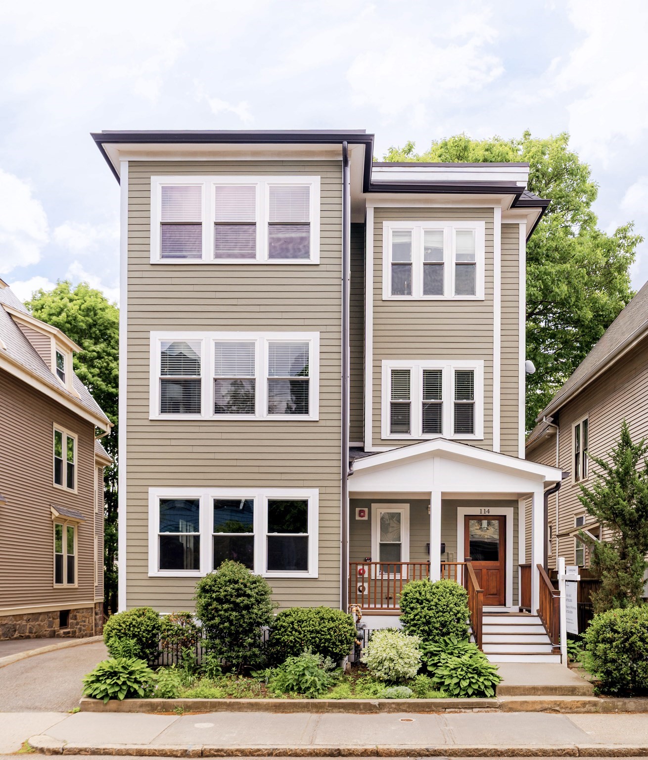 114 Davis Avenue Unit 2, Brookline, MA 02445