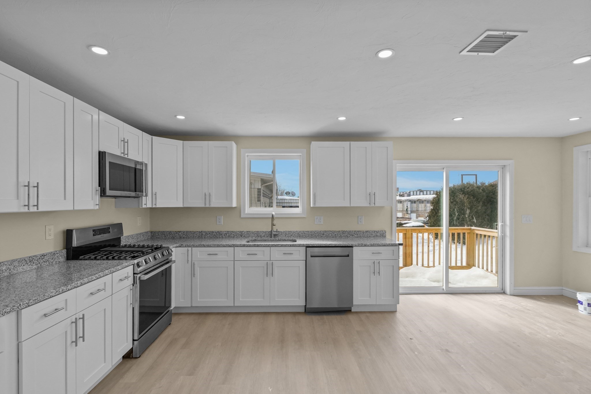 25 Lebanon St Unit D, Fall River, MA 02723