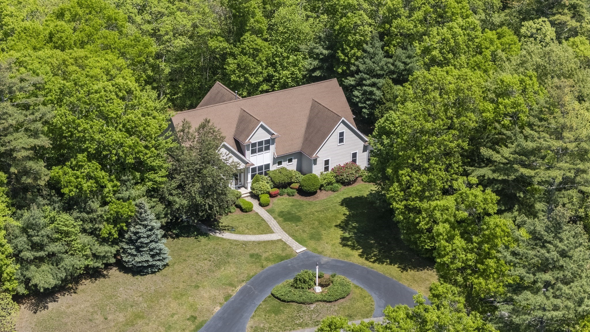 40 Acorn Trl, Plymouth, MA 02360