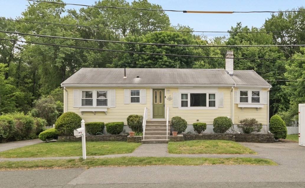 12 Karen Rd, Woburn, MA 01801