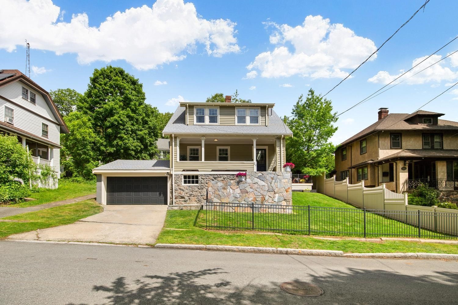 27 Fellsmere Rd, Malden, MA 02148