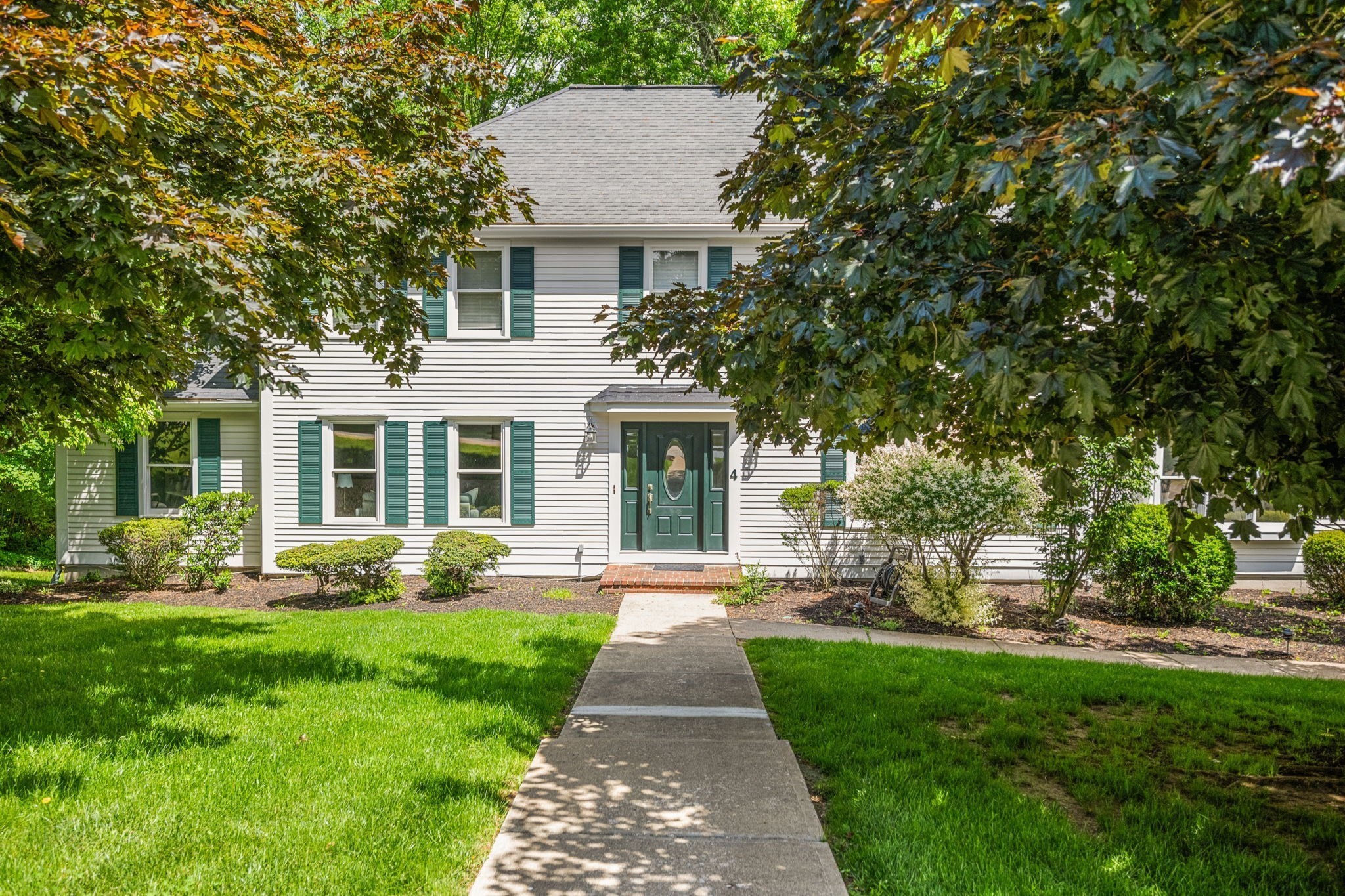 4 Skyview Dr, Walpole, MA 02081