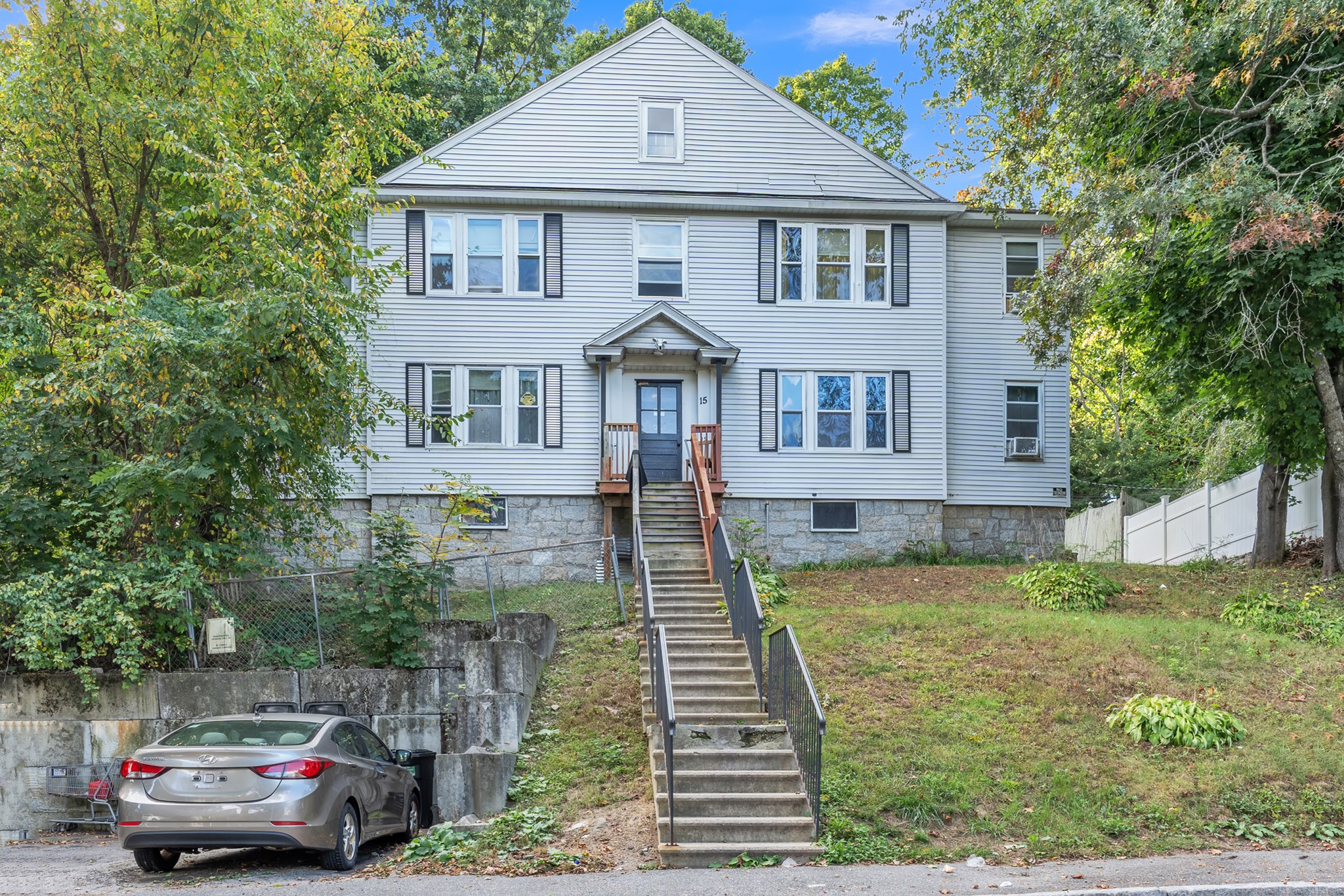 15 Circuit Ave, East, Worcester, MA 01603