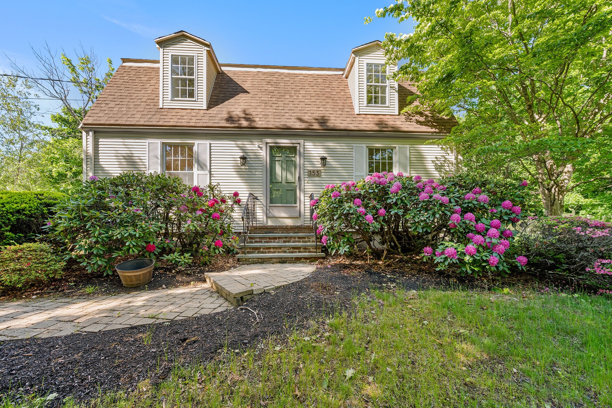 153 High St, Topsfield, MA 01983