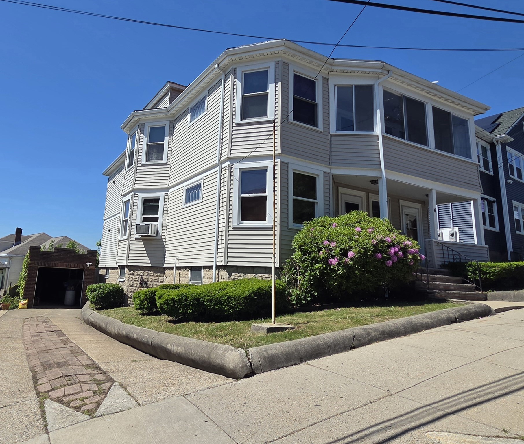 2 Suffolk Ave, Revere, MA 02151