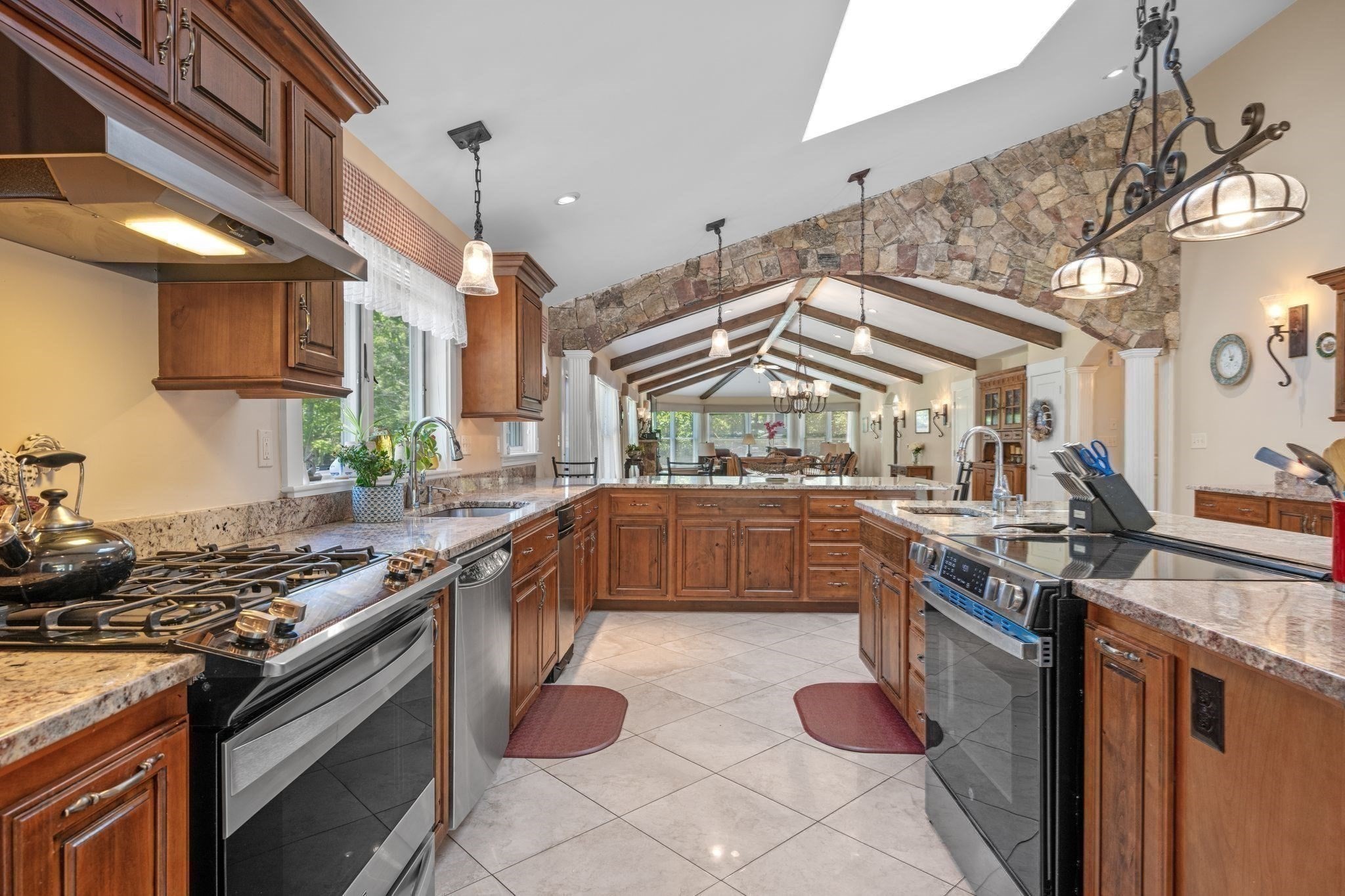 9 Oxford Rd, Gloucester, MA 01930 - Image 12