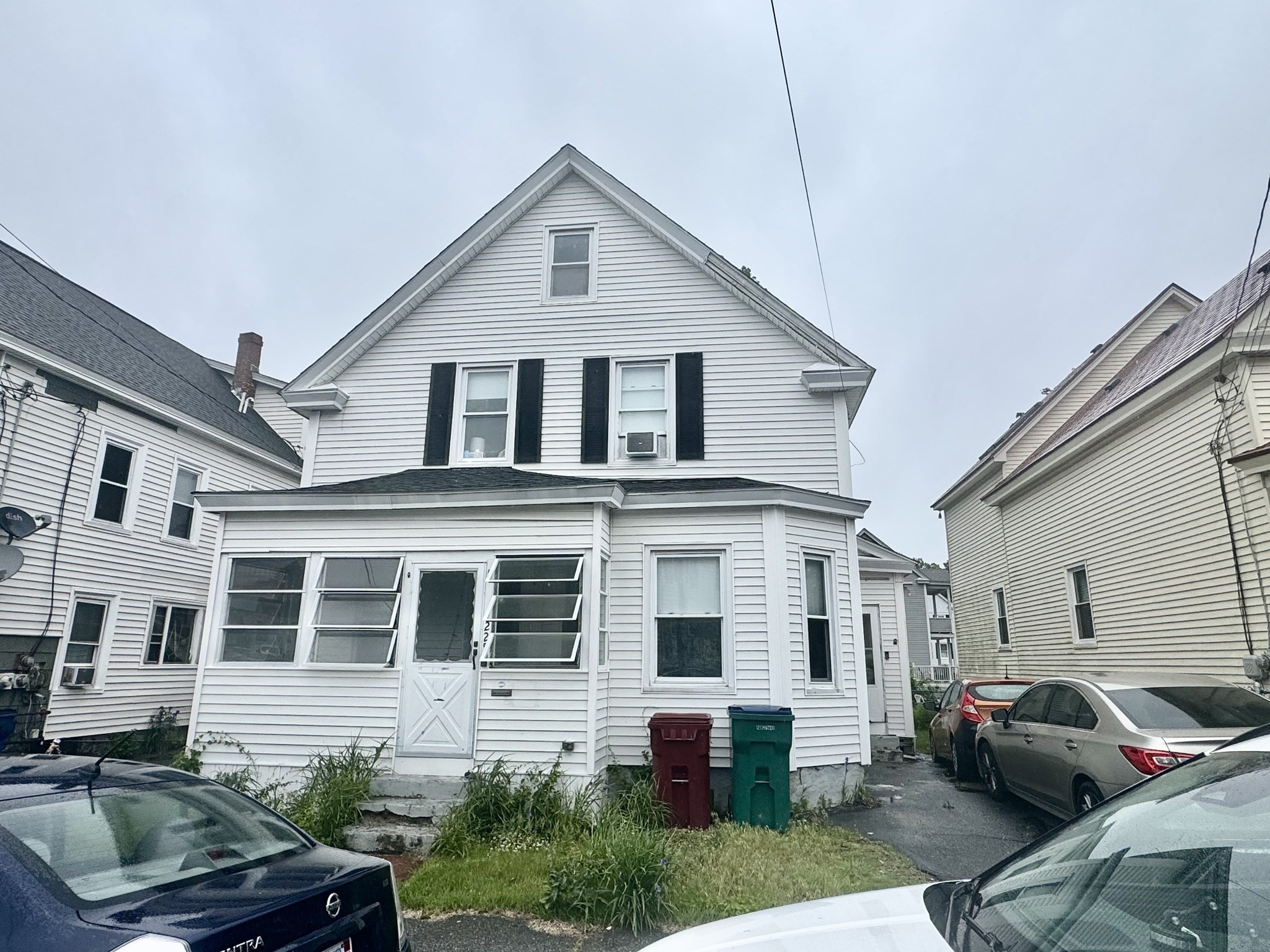 225 White St, Lowell, MA 01854