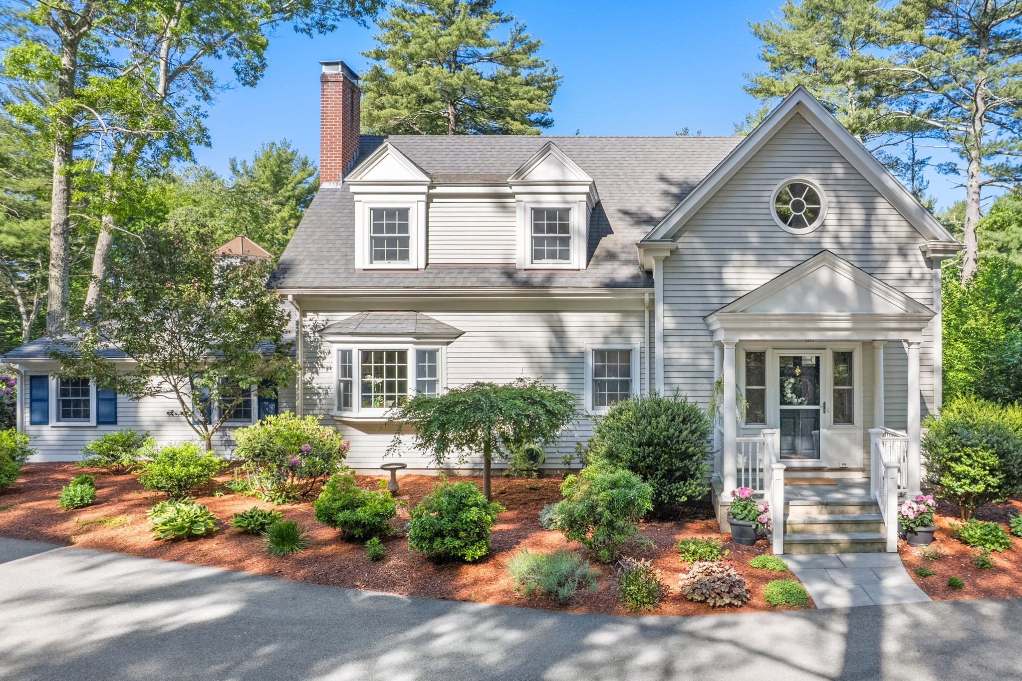 2 Woodridge Rd, Dover, MA 02030