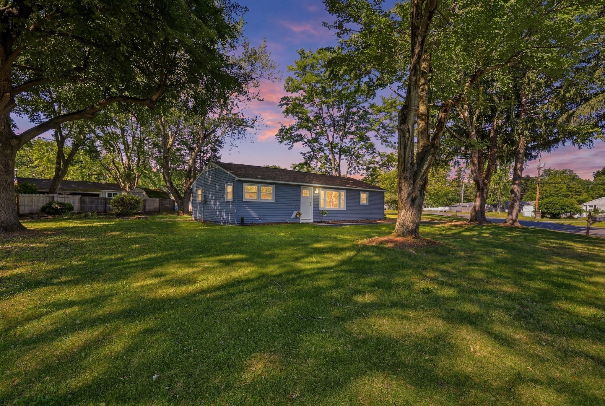 43 Sunridge Dr, Springfield, MA 01118