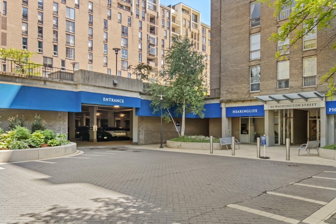 44 Washington St Unit 1113, Brookline, MA 02446