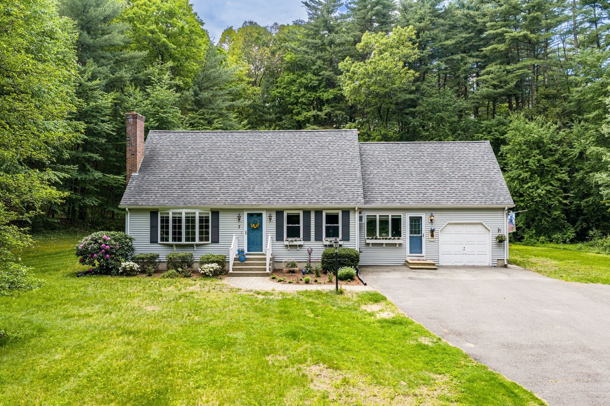 7 Caroline Cir, Palmer, MA 01069