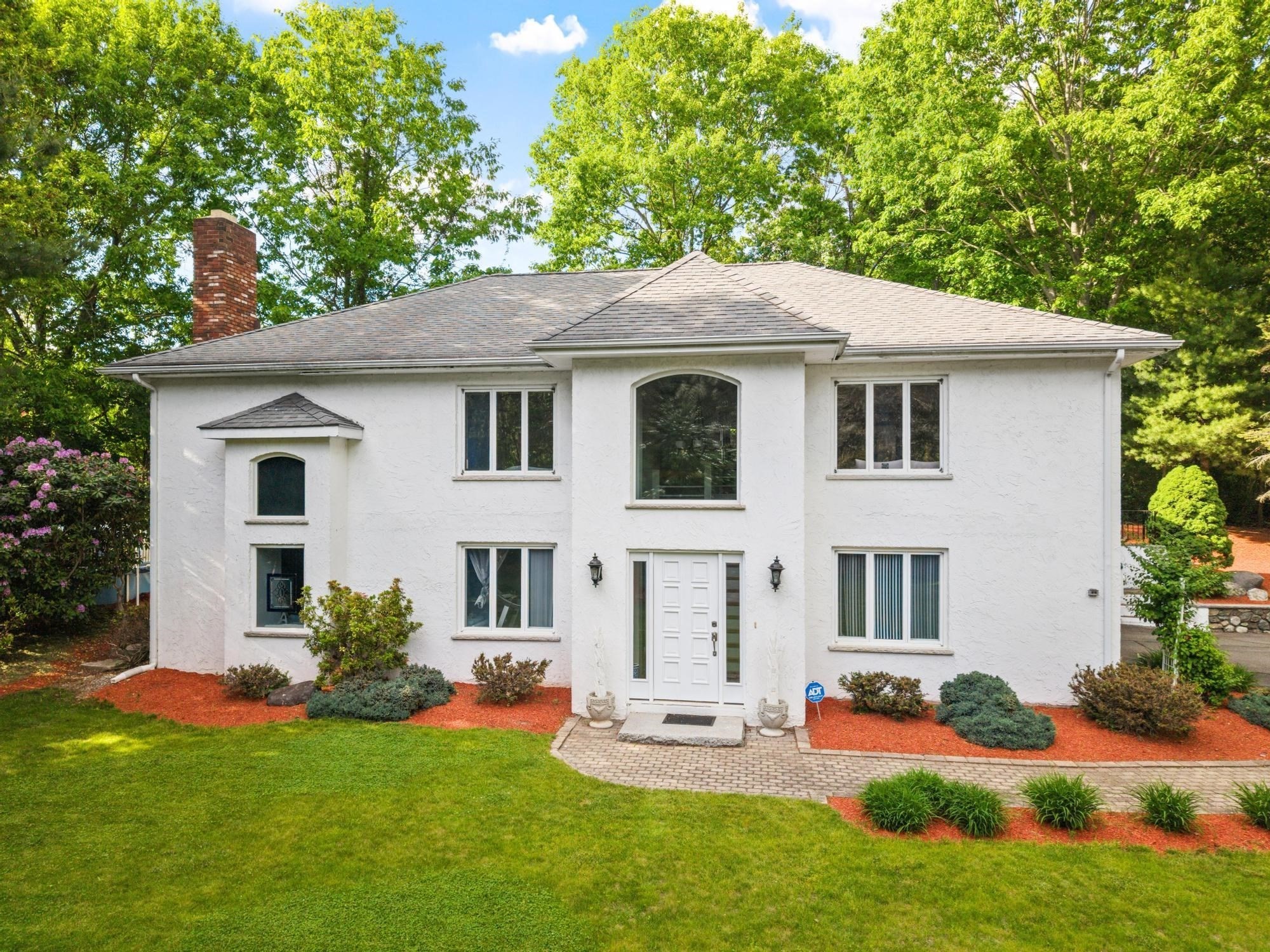 81 Goodale St, Peabody, MA 01960