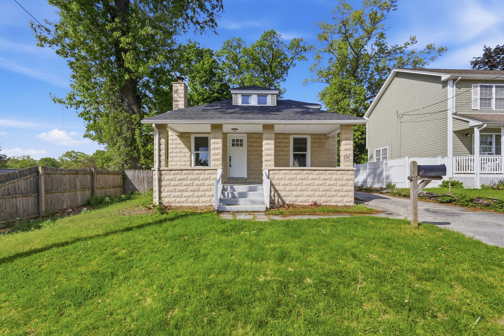 234 Draper St, Springfield, MA 01108