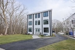 68 Rowe St, Roslindale, Boston, MA 02131