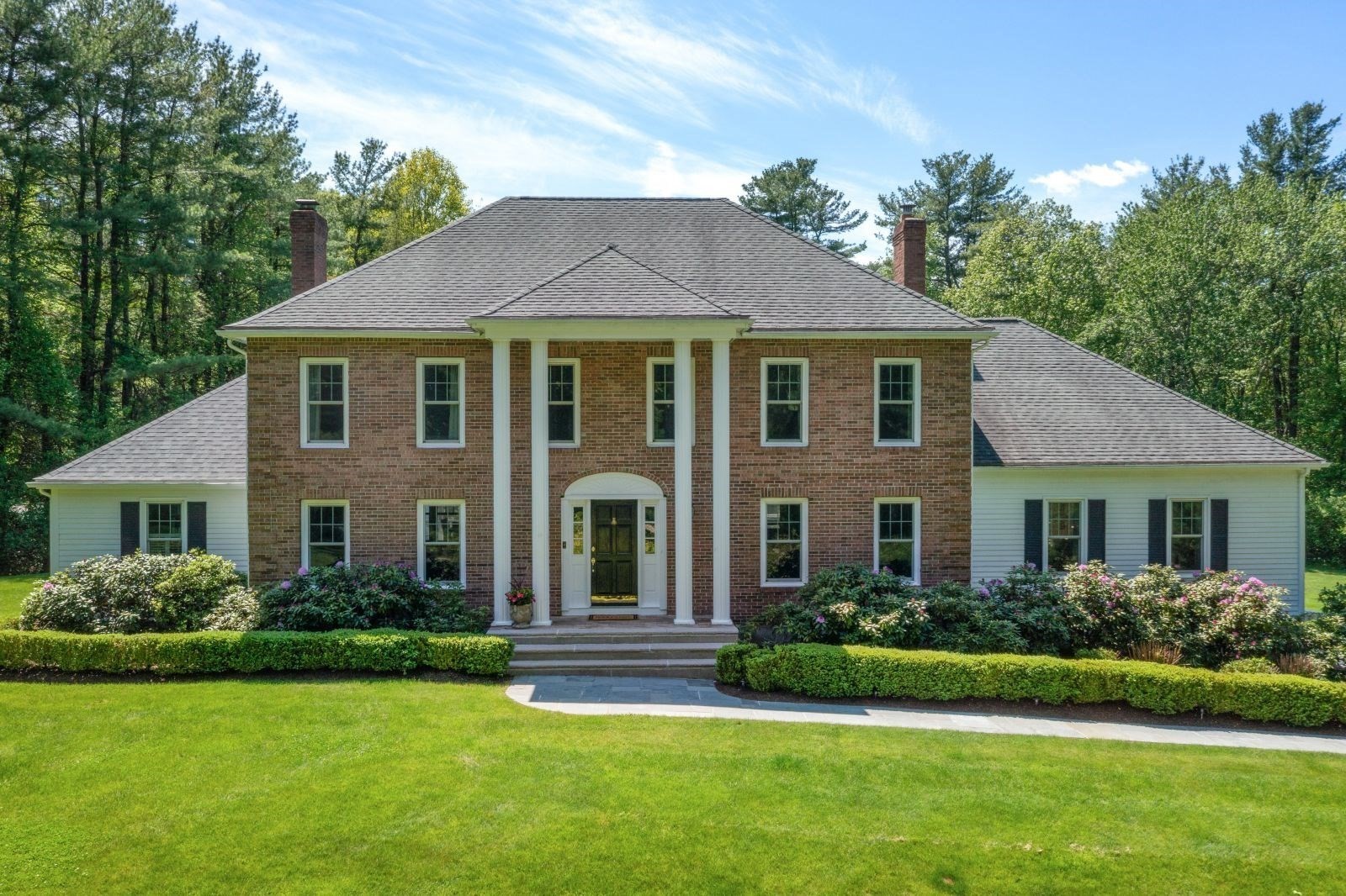25 Donnelly Dr, Dover, MA 02030