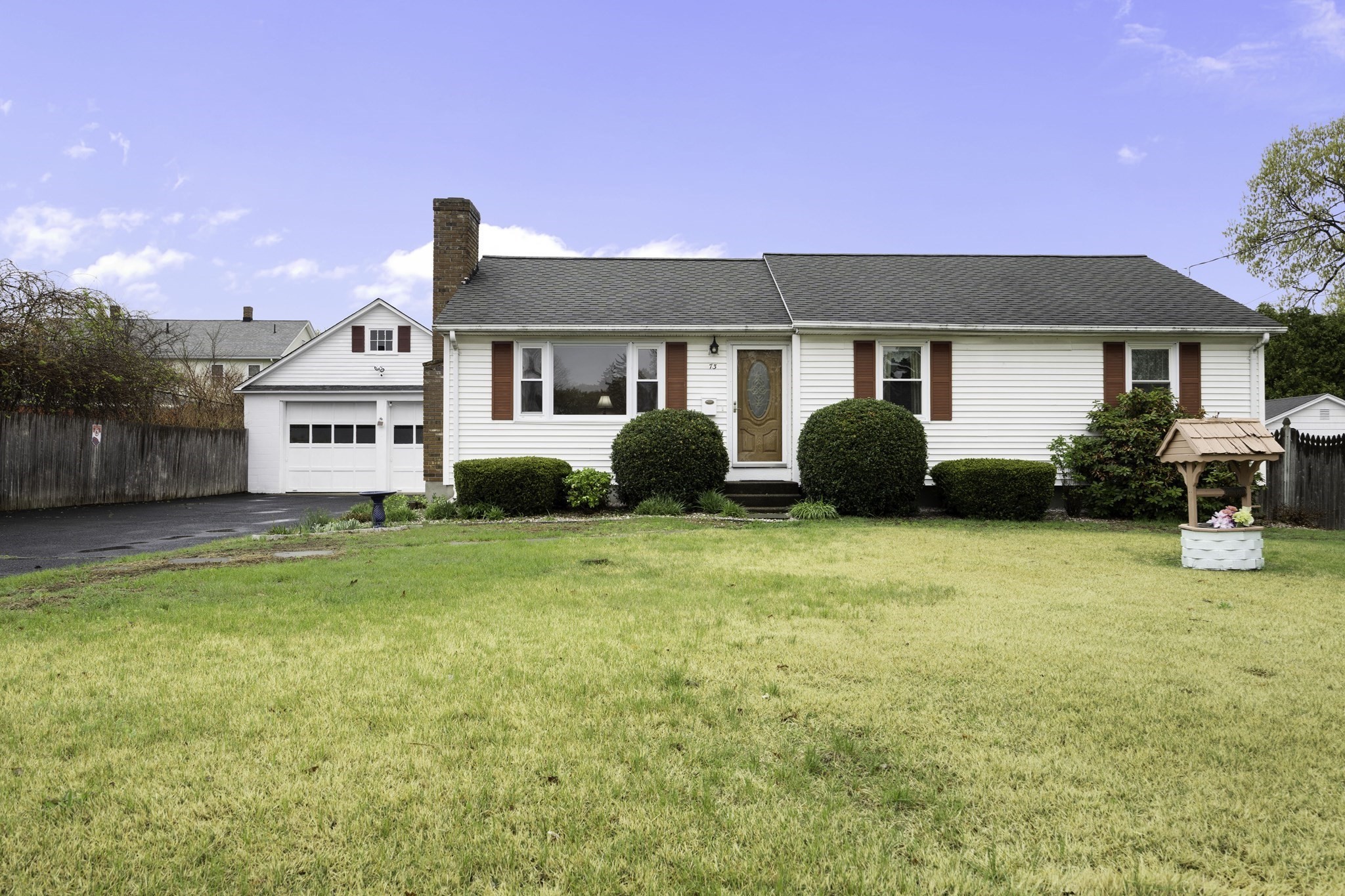 73 Gardner Rd, Chicopee, MA 01013
