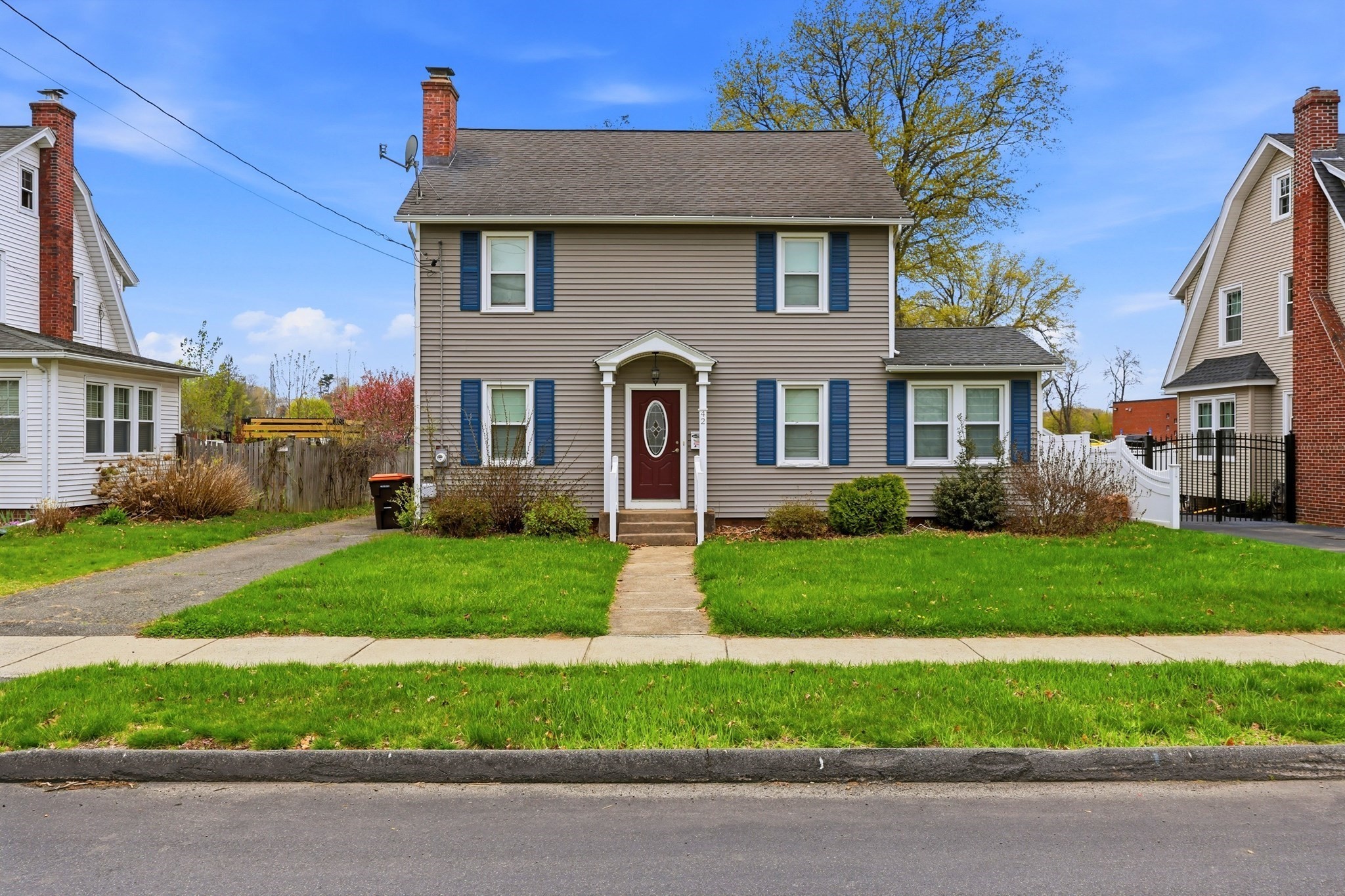 42 Reed St, Agawam, MA 01001