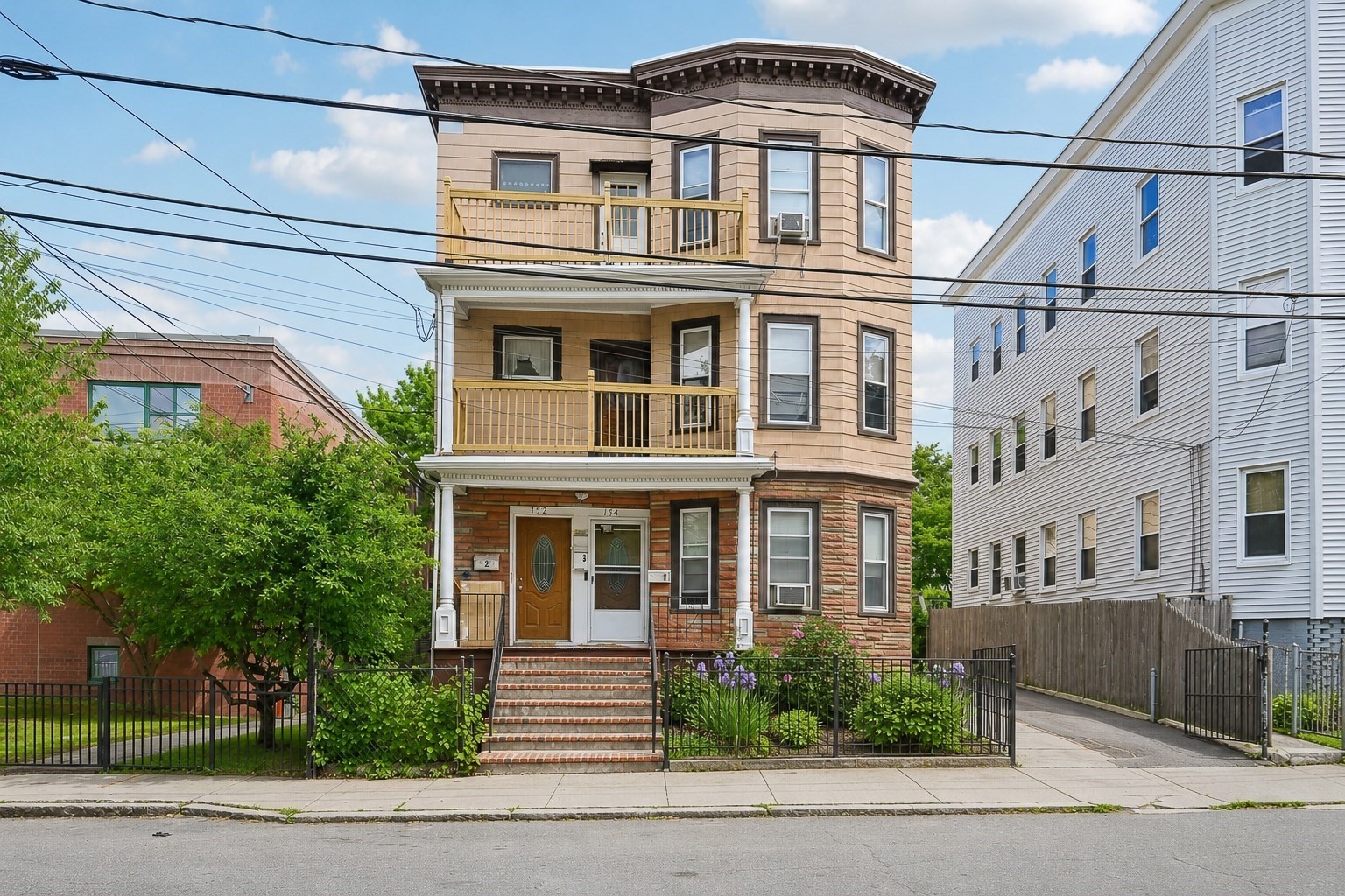 152 Glen St, Somerville, MA 02145