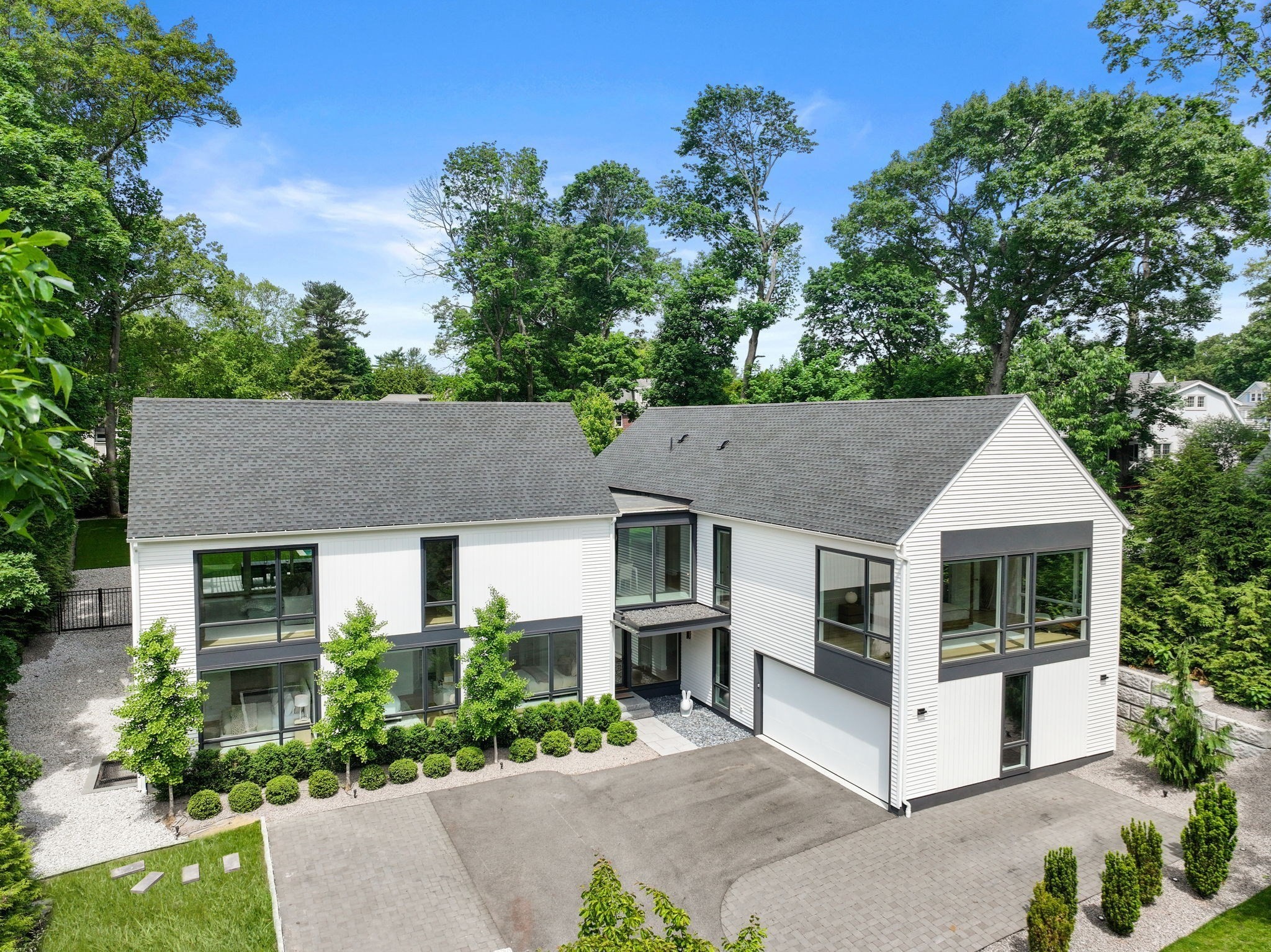 21 White Oak Rd, Newton, MA 02468