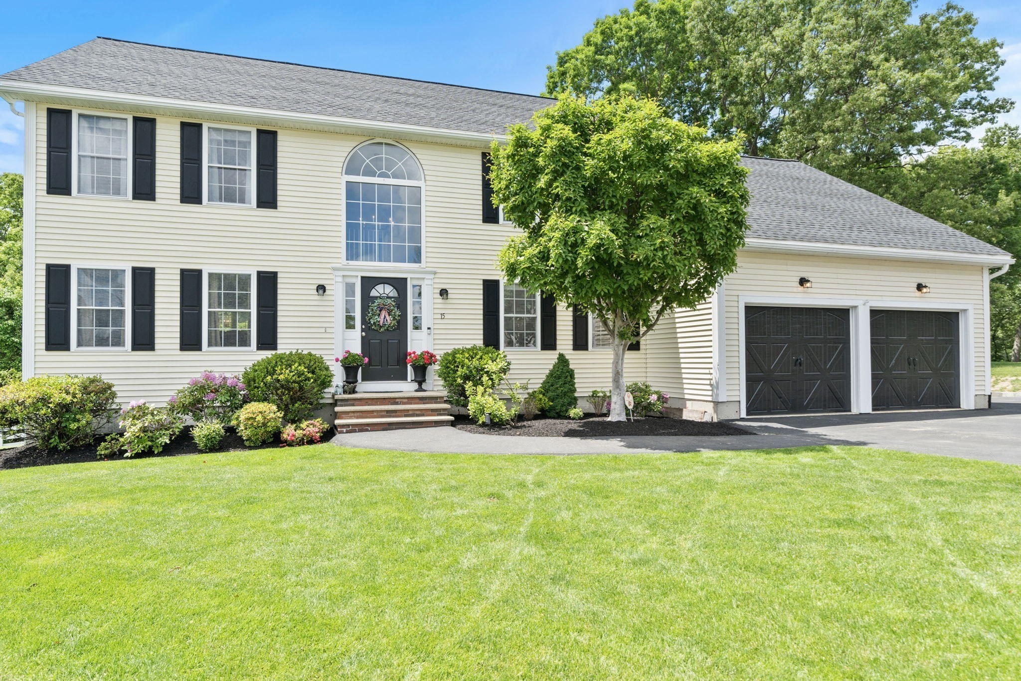 15 Cronin Way, Woburn, MA 01801