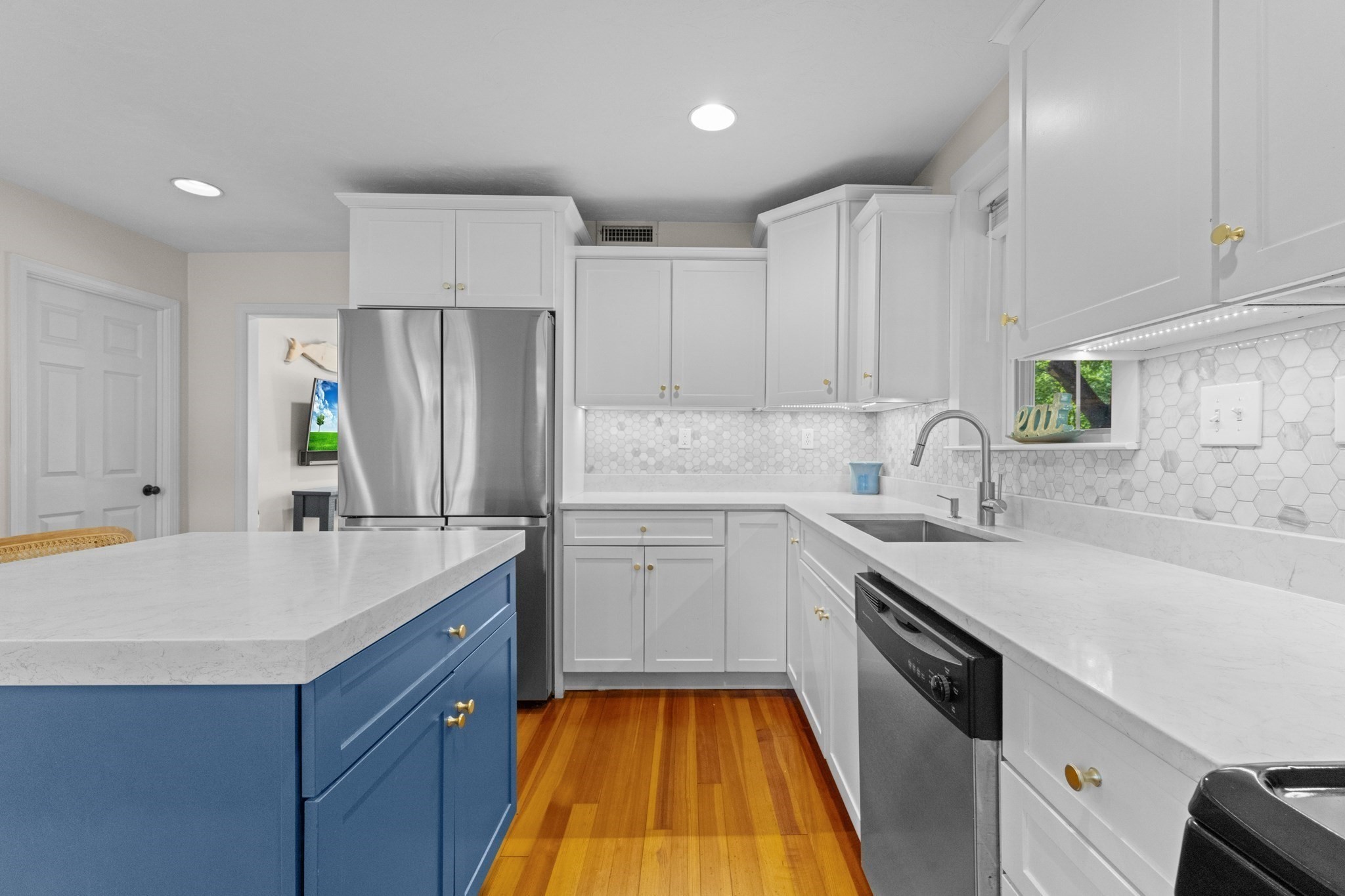 73 Pleasant St Unit 73, Milton, MA 02186