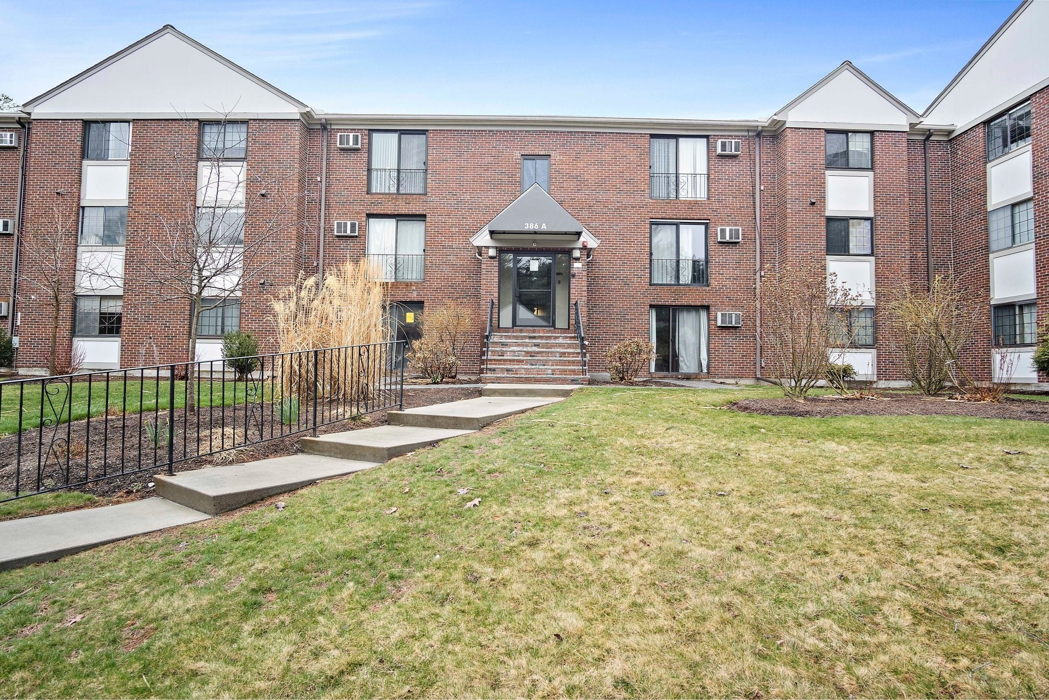 386 Great Road Unit A8, Acton, MA 01720