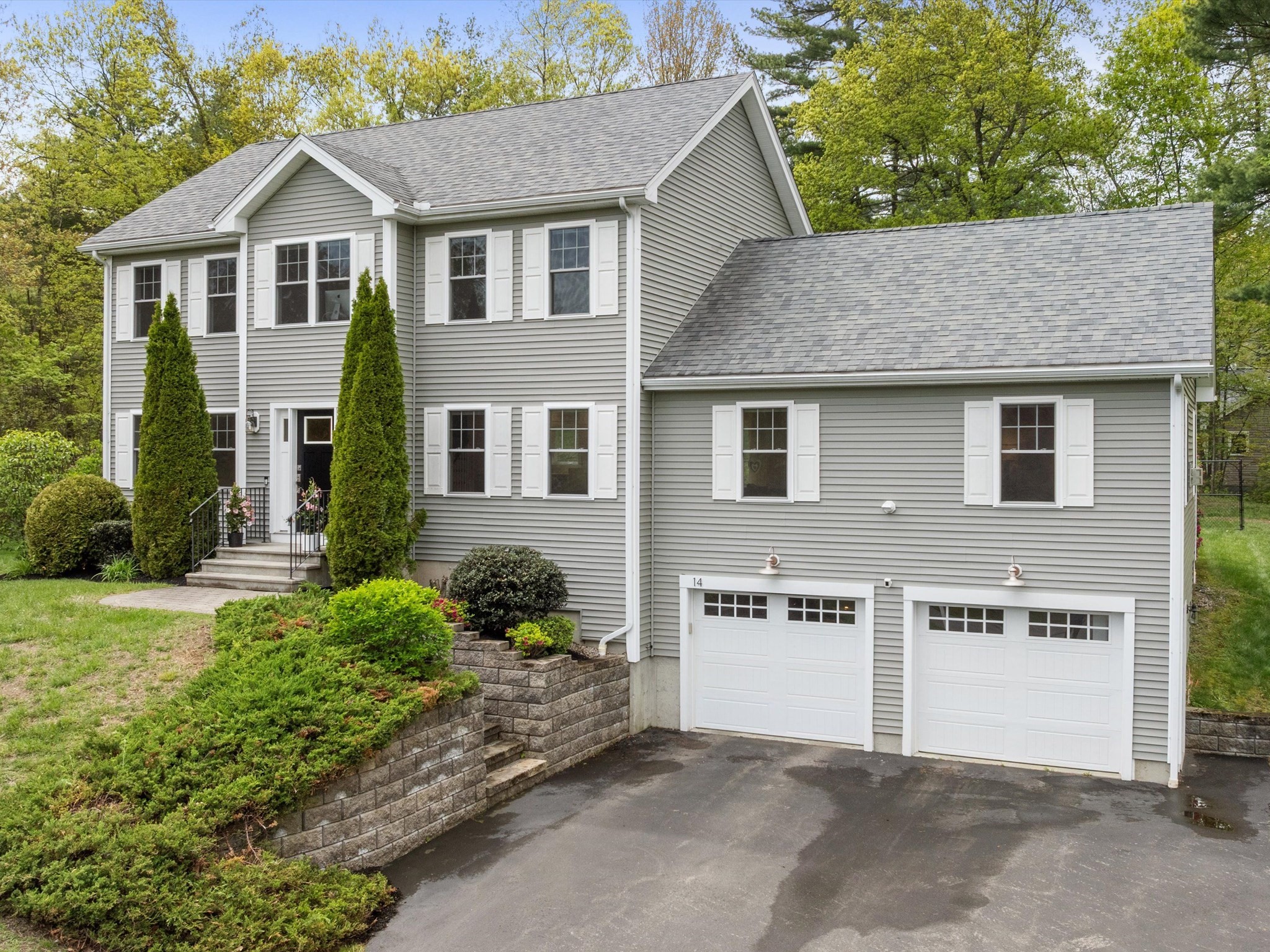 14 Spring St, Hopkinton, MA 01748