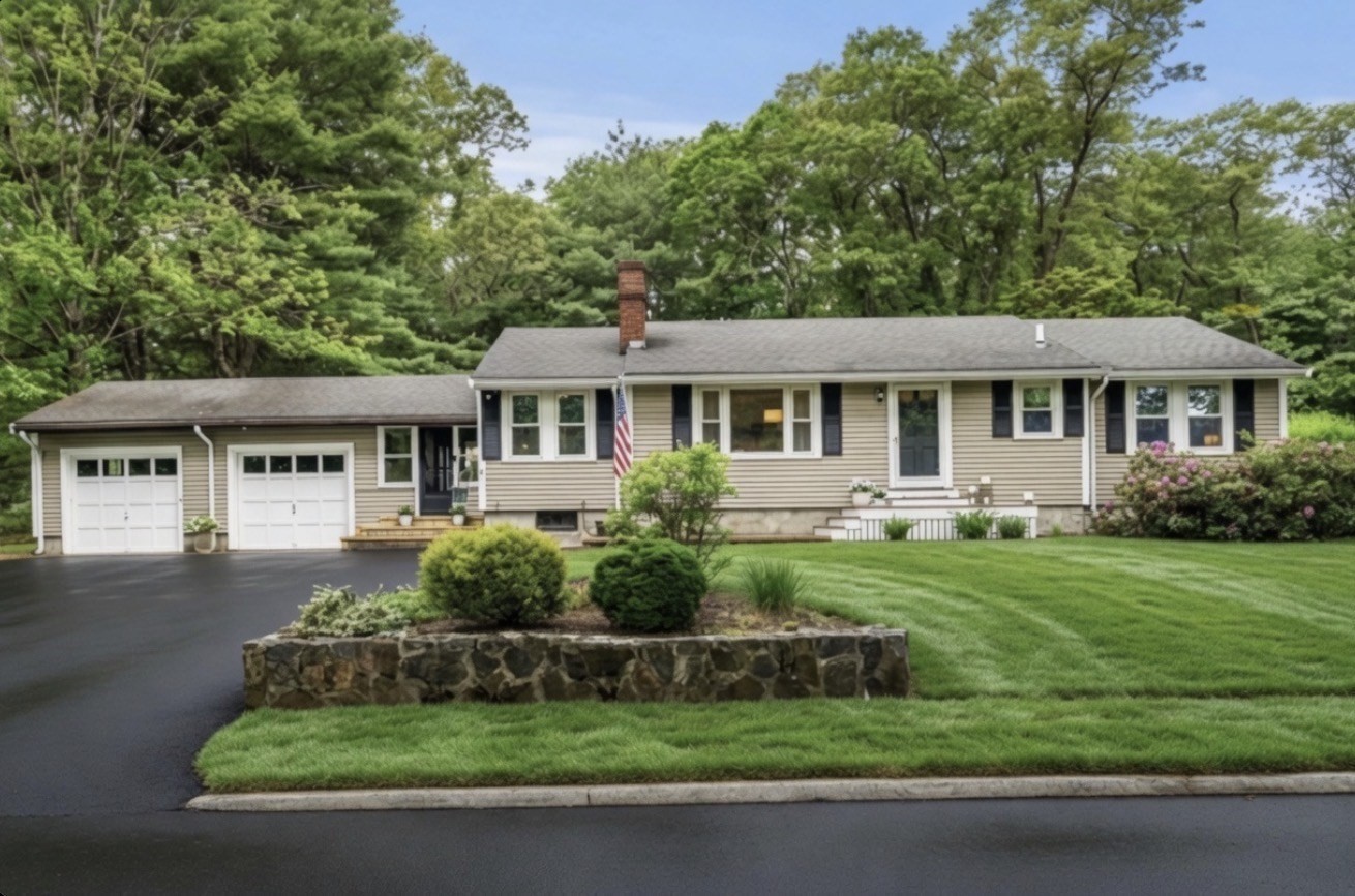 18 Gleason Rd, Reading, MA 01867
