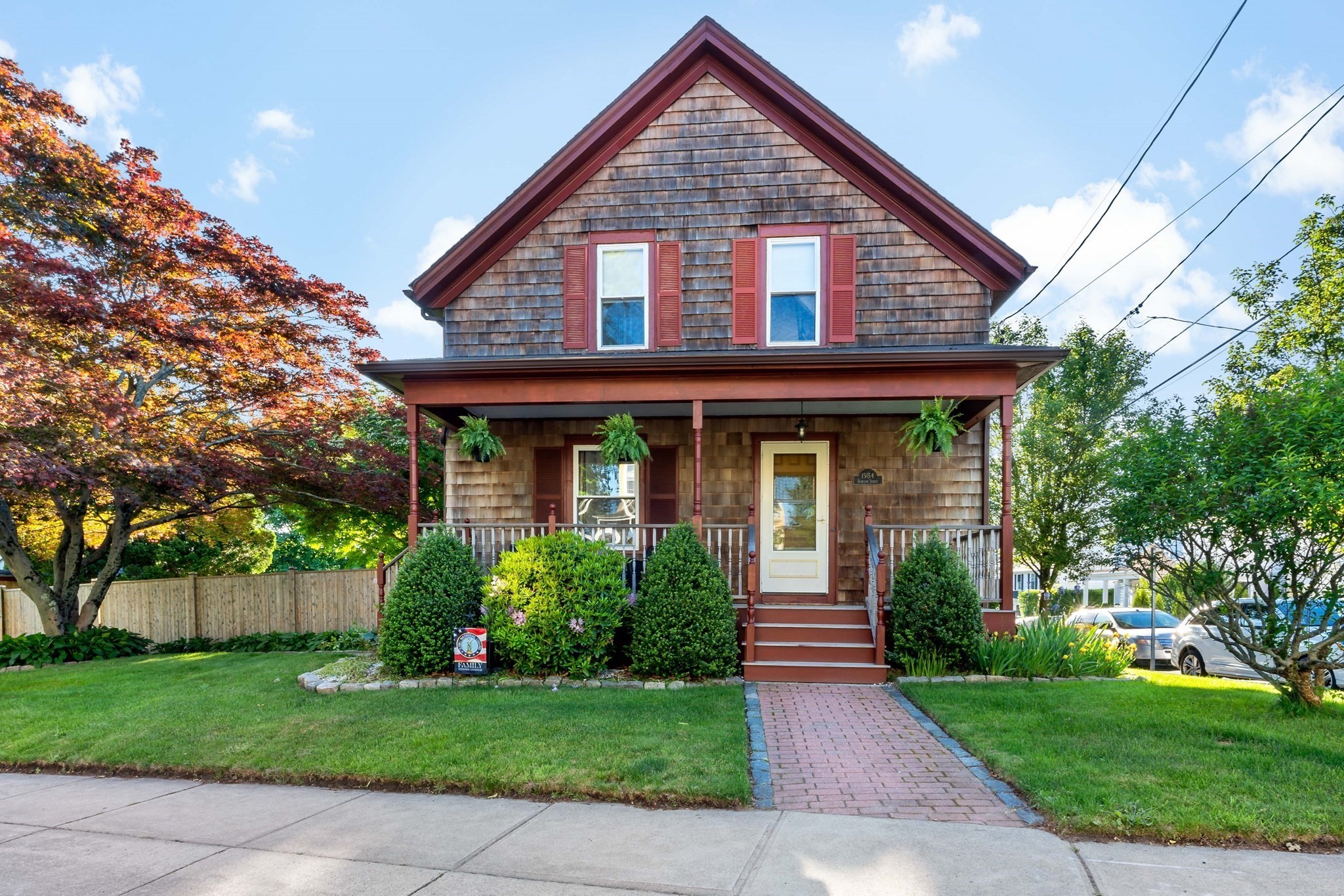 1984 Robeson St, Fall River, MA 02720