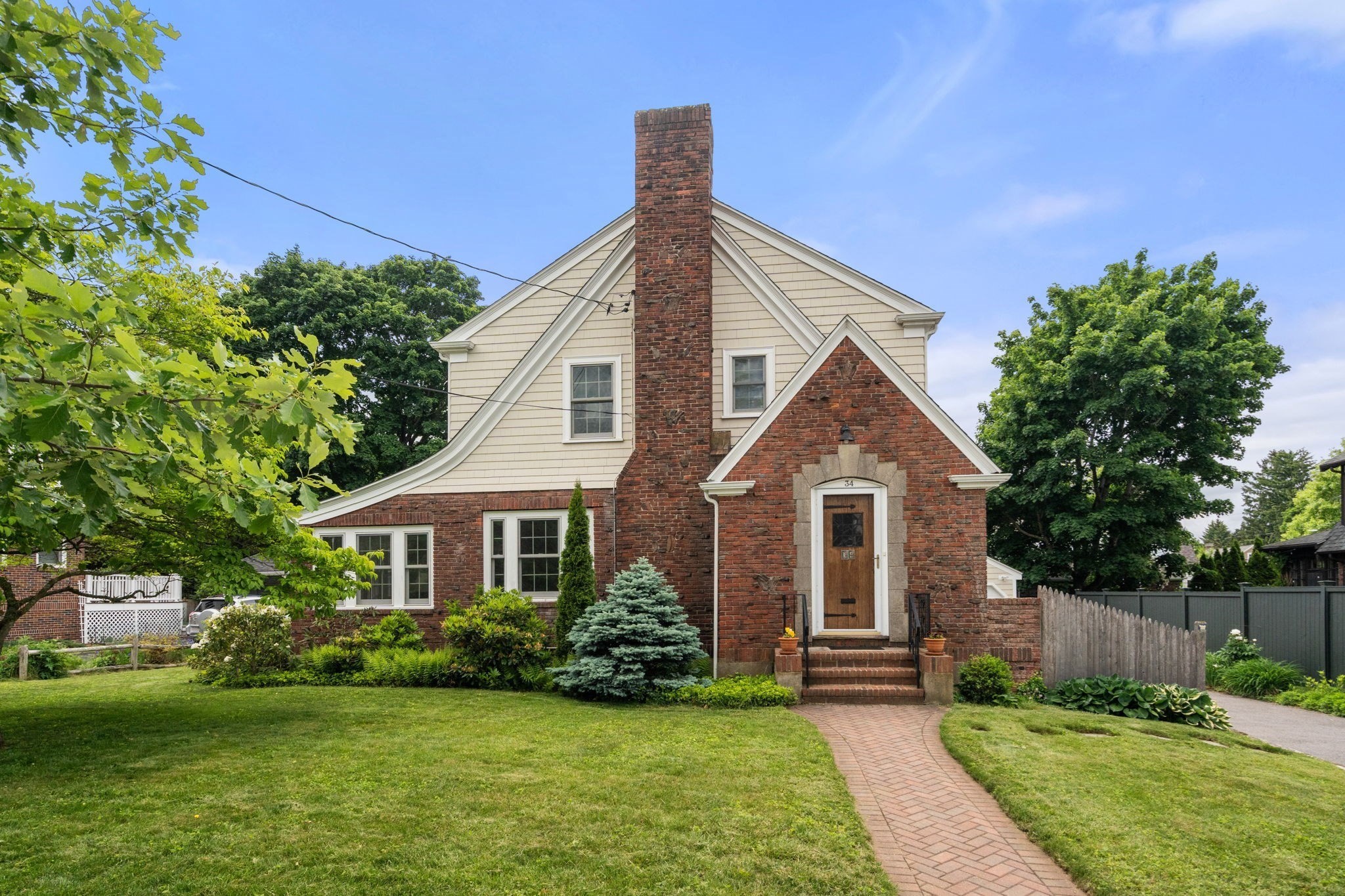 34 Pleasant St, Newton, MA 02465