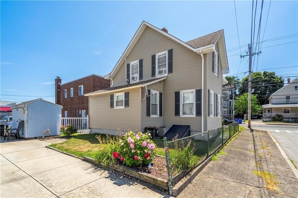 574 Central Ave, Pawtucket, RI 02861
