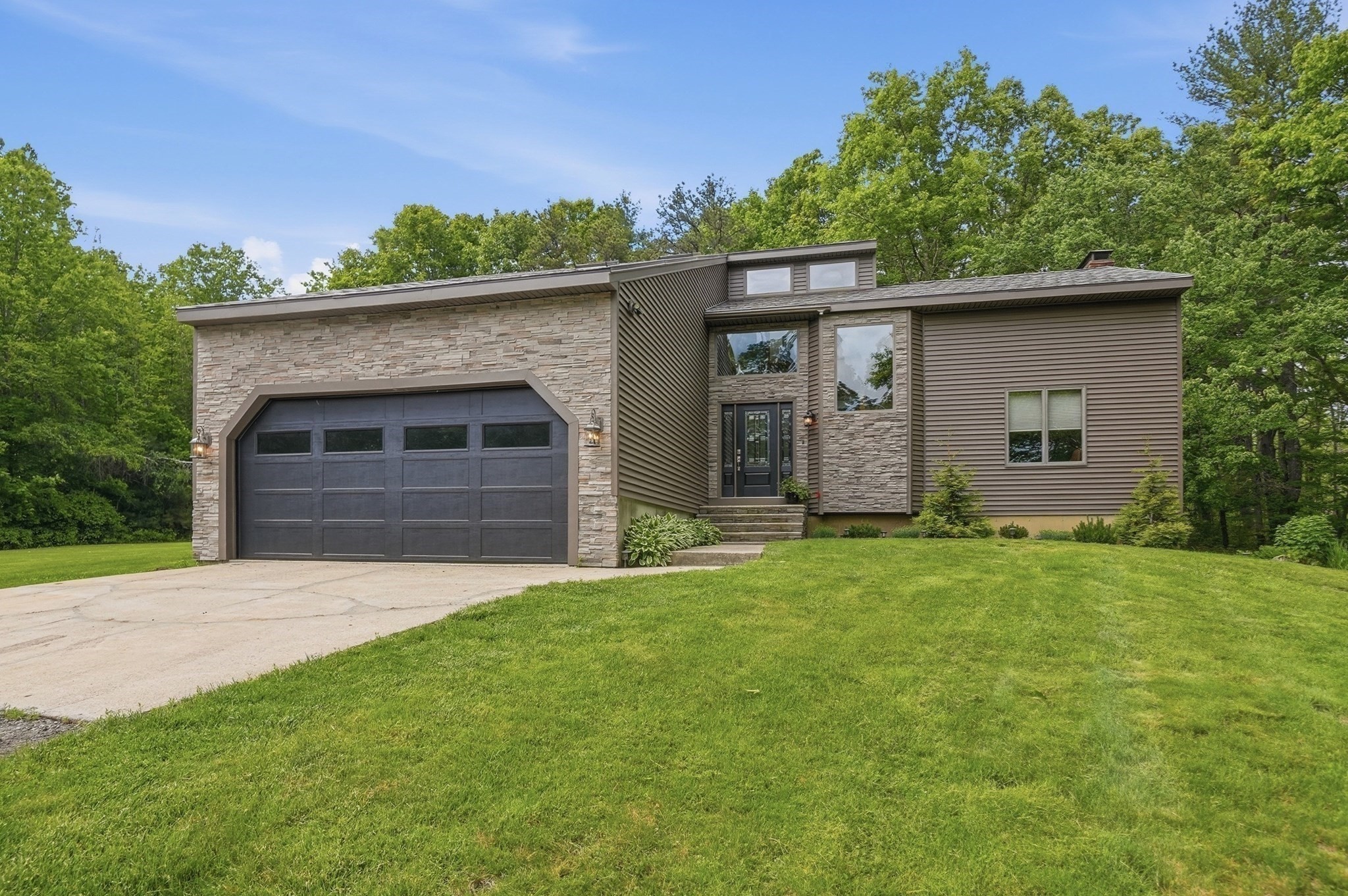 775 East Hill Road, Oakham, MA 01068