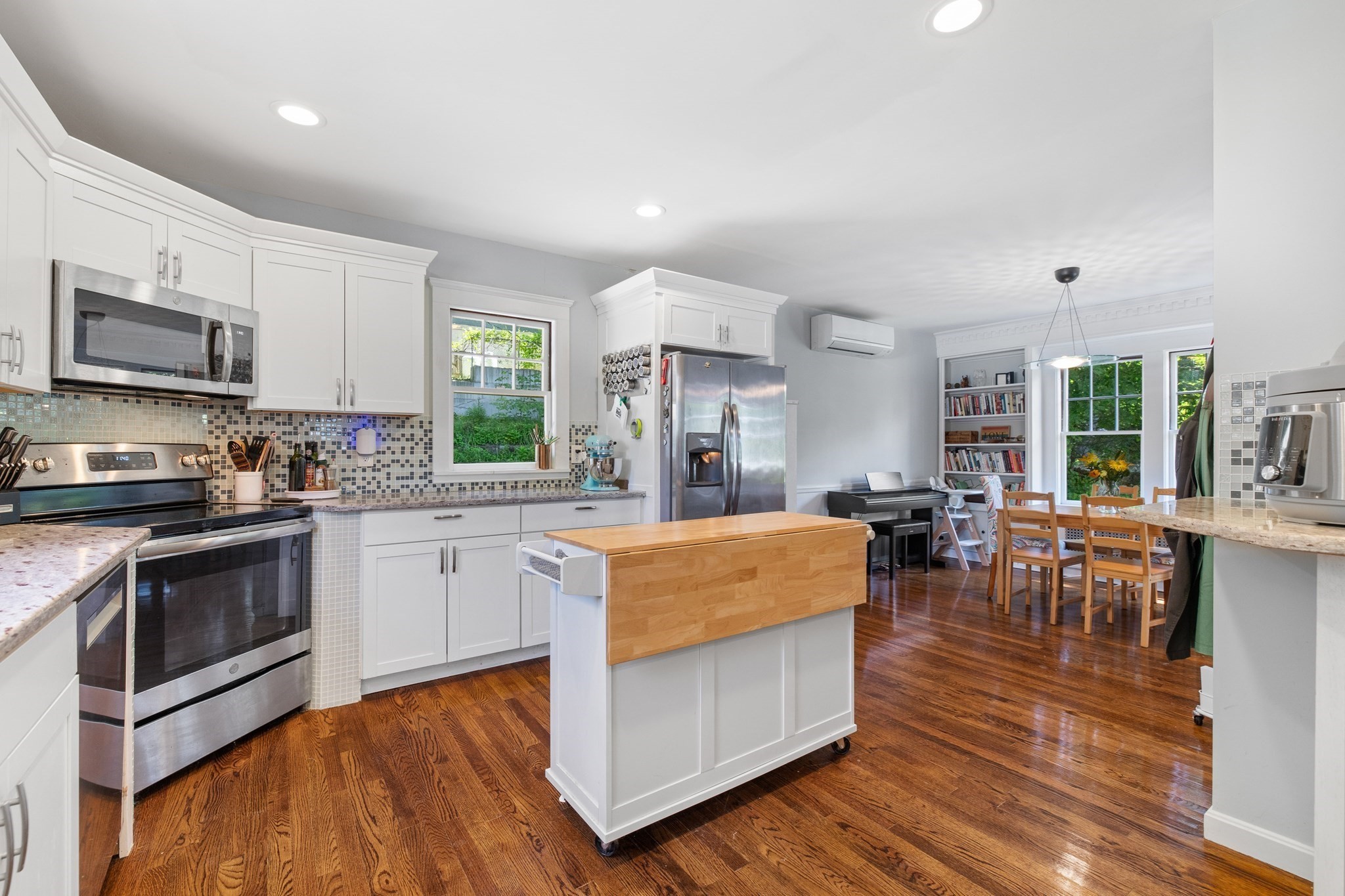 603 Chandler St, Worcester, MA 01602
