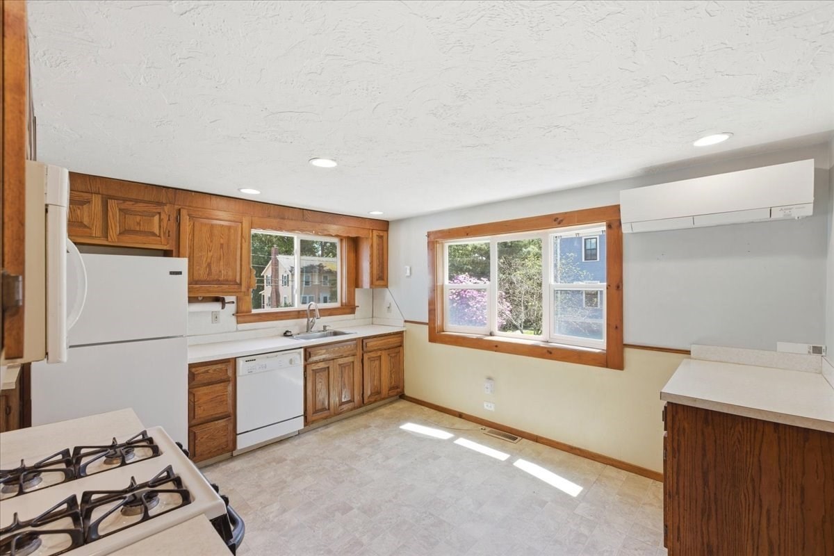 121 Oakdale Ave, Dedham, MA 02026 - Image 11